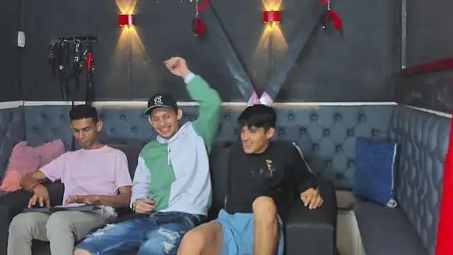 Snapshot of Golldens_Dreamss chatting on November 19, 12:16 pm Golldens Dreamss online show from November 19, 12:16 pm