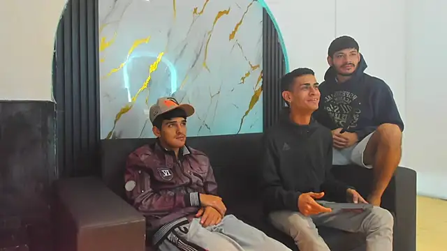 Snapshot of Golldens_Dreamss chatting on November 20, 11:43 am Golldens Dreamss online show from November 20, 11:43 am