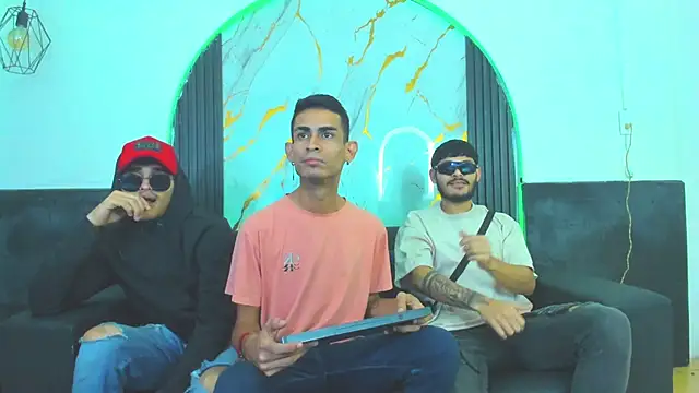 Snapshot of Golldens_Dreamss chatting on November 23, 11:54 am Golldens Dreamss online show from November 23, 11:54 am