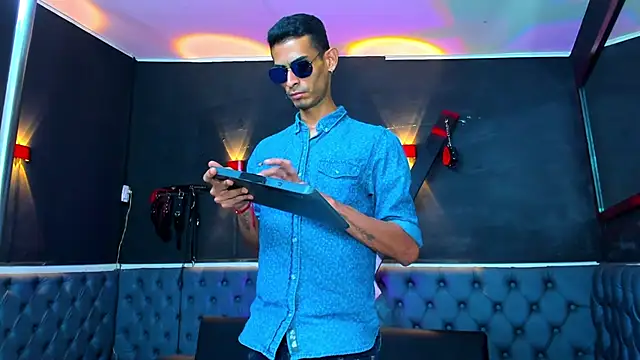 Snapshot of Golldens_Dreamss chatting on November 24, 11:54 am Golldens Dreamss online show from November 24, 11:54 am