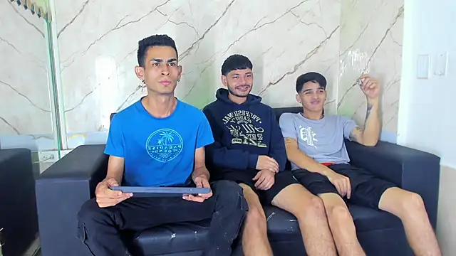 Snapshot of Golldens_Dreamss chatting on November 27, 1:57 pm Golldens Dreamss online show from November 27, 1:57 pm