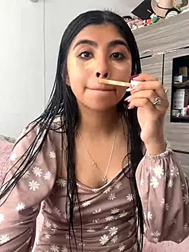 Snapshot of DianeSuns_ chatting on December 21, 6:59 pm DianeSuns online show from December 21, 6:59 pm