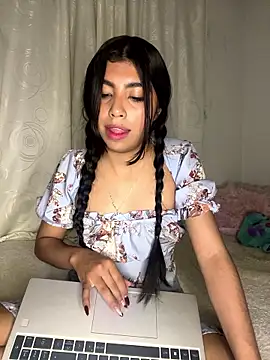 Snapshot of DianeSuns_ chatting on January 14, 3:45 am DianeSuns online show from January 14, 3:45 am