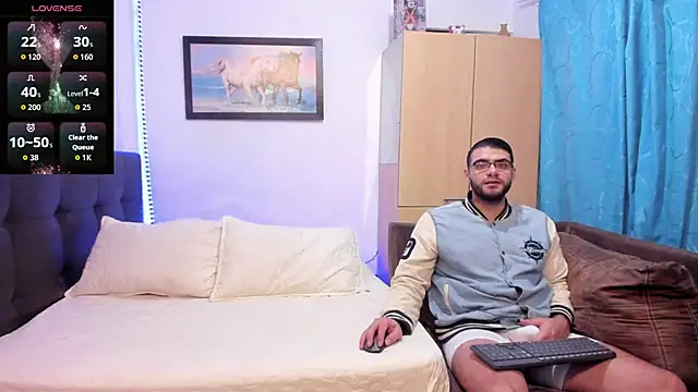 Snapshot of Kloe_and_Marko chatting on November 12, 6:47 am Kloe and Marko online show from November 12, 6:47 am