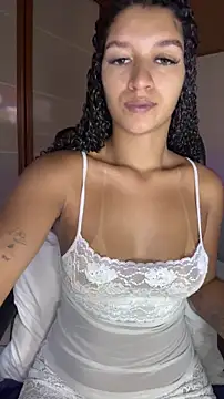 larajuli online show from April 26, 7:44 pm