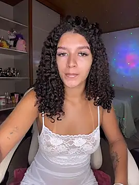 Snapshot of larajuli chatting on May 31, 5:42 pm larajuli online show from May 31, 5:42 pm
