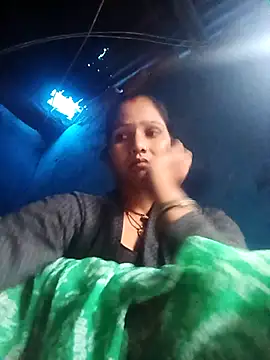 Snapshot of Jooli_xx chatting on October 28, 3:32 am Jooli xx online show from October 28, 3:32 am