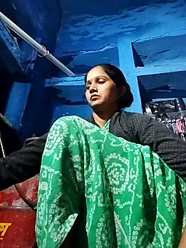 Snapshot of Jooli_xx chatting on November 2, 2:03 am Jooli xx online show from November 2, 2:03 am