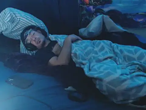 Snapshot of YoBlezz chatting on November 16, 9:09 pm YoBlezz online show from November 16, 9:09 pm