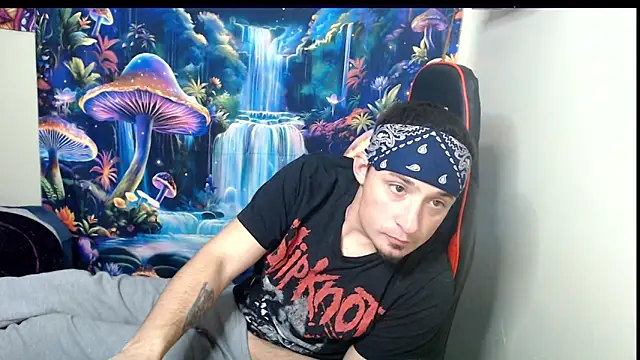 Snapshot of YoBlezz chatting on December 21, 6:42 am YoBlezz online show from December 21, 6:42 am