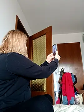 LiluLiluLilu online show from March 10, 8:08 am