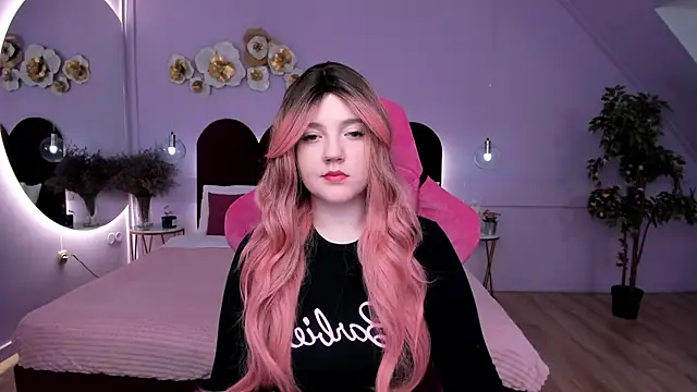 Snapshot of AlmaSound chatting on November 8, 5:18 am AlmaSound online show from November 8, 5:18 am