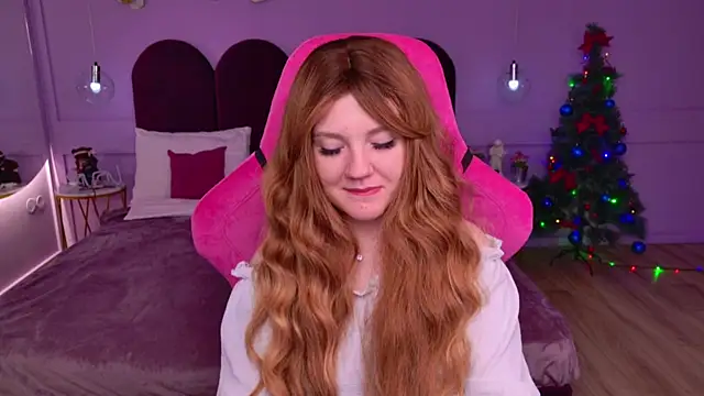 Snapshot of AlmaSound chatting on December 13, 7:53 pm AlmaSound online show from December 13, 7:53 pm