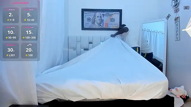 Snapshot of lucas_manzon chatting on December 4, 1:20 pm lucas manzon online show from December 4, 1:20 pm