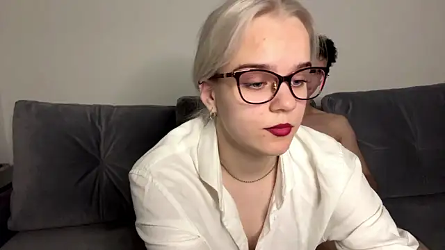 Snapshot of bawdycouplee chatting on September 21, 3:24 pm bawdycouplee online show from September 21, 3:24 pm