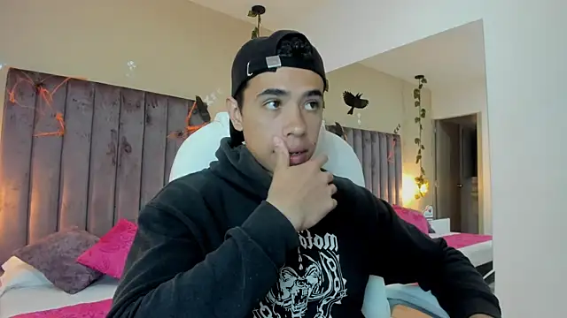 Muscle Scott online show from October 7, 12:13 pm