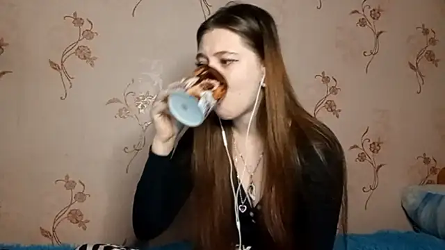 Sophiecuttie online show from October 4, 7:01 pm