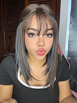 Dakota-Lona online show from August 1, 9:46 pm