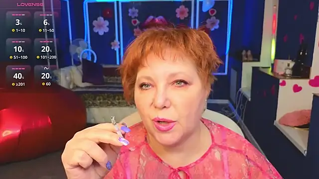 Kira Kenett online show from February 12, 6:52 am