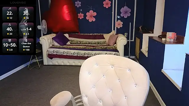 Snapshot of Kira_Kenett chatting on May 16, 6:32 am Kira Kenett online show from May 16, 6:32 am