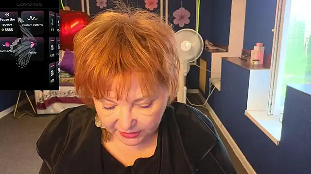 Snapshot of Kira_Kenett chatting on May 26, 5:36 am Kira Kenett online show from May 26, 5:36 am
