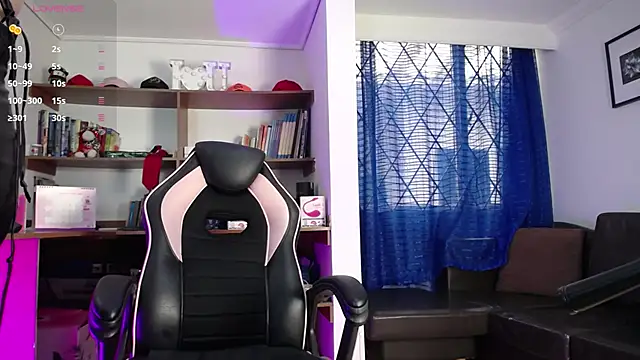 GretaVoss  online show from November 14, 7:23 pm