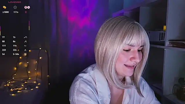 Snapshot of LunaXLoverx chatting on November 21, 11:42 am LunaXLoverx online show from November 21, 11:42 am