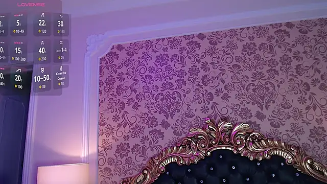 Snapshot of HatsaJones chatting on November 6, 3:40 am HatsaJones online show from November 6, 3:40 am