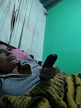 Snapshot of AnggelicaSwan21 chatting on November 6, 12:22 am AnggelicaSwan21 online show from November 6, 12:22 am