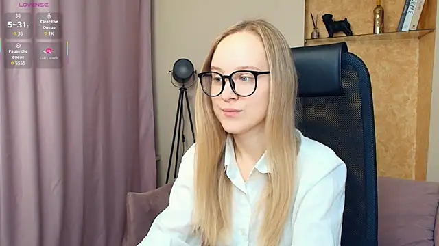 SoonMoor online show from November 27, 7:16 pm