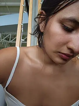 Snapshot of Rumy_2005 chatting on December 19, 1:29 pm Rumy 2005 online show from December 19, 1:29 pm