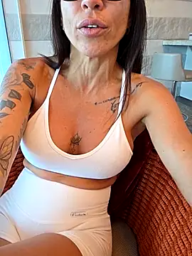 Snapshot of sexy7883 chatting on June 27, 5:29 pm sexy7883 online show from June 27, 5:29 pm