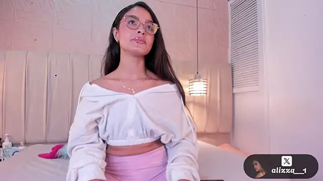 alizza  online show from July 13, 11:46 am