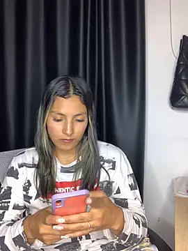 Snapshot of Berta_arevalo_blsd chatting on December 3, 7:27 am Berta arevalo blsd online show from December 3, 7:27 am