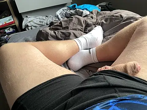 NathNaughtyy online show from May 18, 3:40 pm