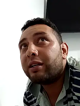 Snapshot of angelitocalientico chatting on October 23, 2:44 am angelitocalientico online show from October 23, 2:44 am