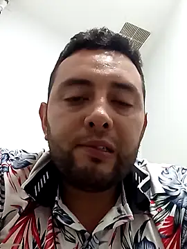 Snapshot of angelitocalientico chatting on October 25, 11:54 pm angelitocalientico online show from October 25, 11:54 pm