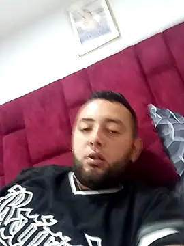 Snapshot of angelitocalientico chatting on January 12, 2:33 pm angelitocalientico online show from January 12, 2:33 pm