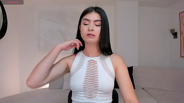 LucyWeiss  online show from October 2, 8:05 pm