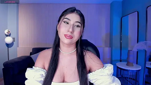 MayaMoretti  online show from May 27, 7:55 pm
