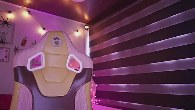 Snapshot of Rebecah_1 chatting on October 30, 3:35 pm Rebecah 1 online show from October 30, 3:35 pm