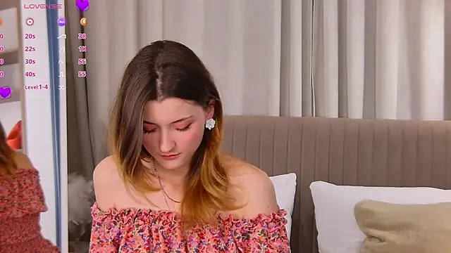 Snapshot of LillySvon chatting on March 20, 4:45 pm LillySvon online show from March 20, 4:45 pm