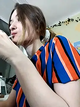 Snapshot of LillySvon chatting on April 18, 5:39 pm LillySvon online show from April 18, 5:39 pm