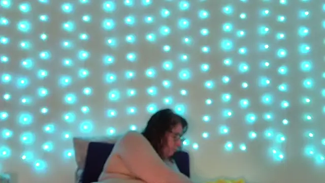 luvely gurl online show from May 2, 4:23 pm