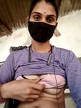 Snapshot of Nishaa_ji chatting on December 18, 9:37 am Nishaa ji online show from December 18, 9:37 am