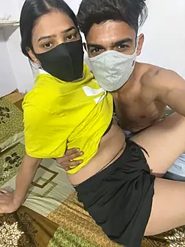 Snapshot of Sex_Queen_aaraya chatting on March 21, 1:05 pm Sex Queen aaraya online show from March 21, 1:05 pm