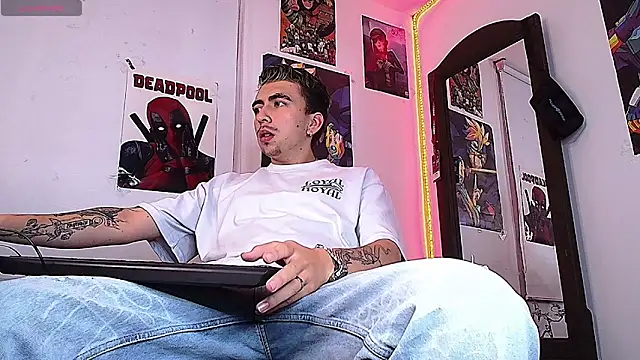 Snapshot of liamty_luxor chatting on October 7, 1:58 am liamty luxor online show from October 7, 1:58 am