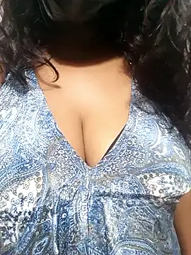 Snapshot of HAANNIAA chatting on December 4, 8:28 pm HAANNIAA online show from December 4, 8:28 pm