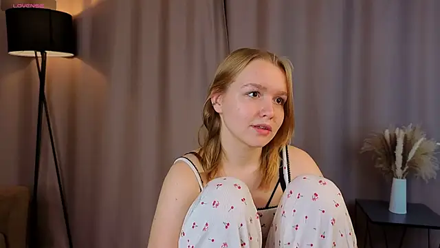 VinnieSerrano online show from October 20, 2:06 pm