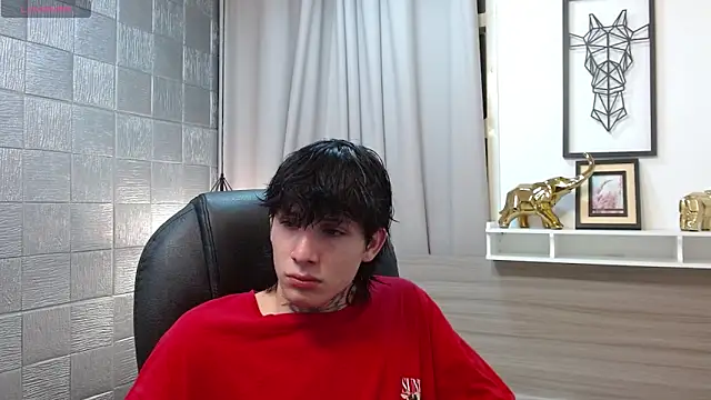 Iantwink18 online show from December 16, 1:54 am